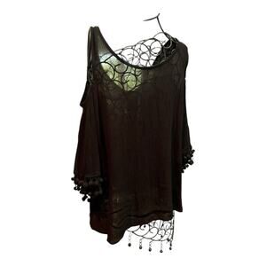 Women’s Cold Shoulder, Black, Small Pom Pom Fringe Trim, EUC